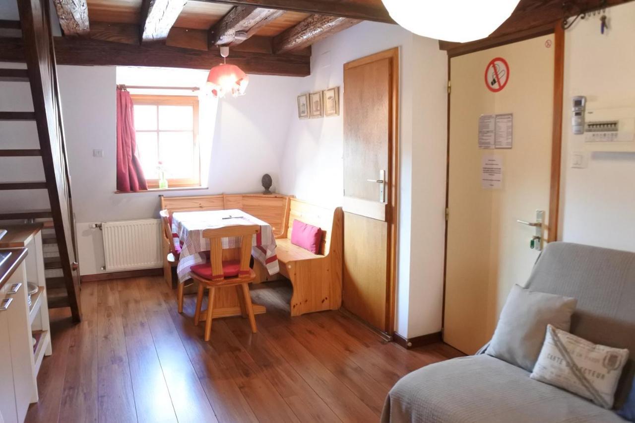 Ferienwohnung La Legende Des 2 Pierres Eguisheim Exterior foto