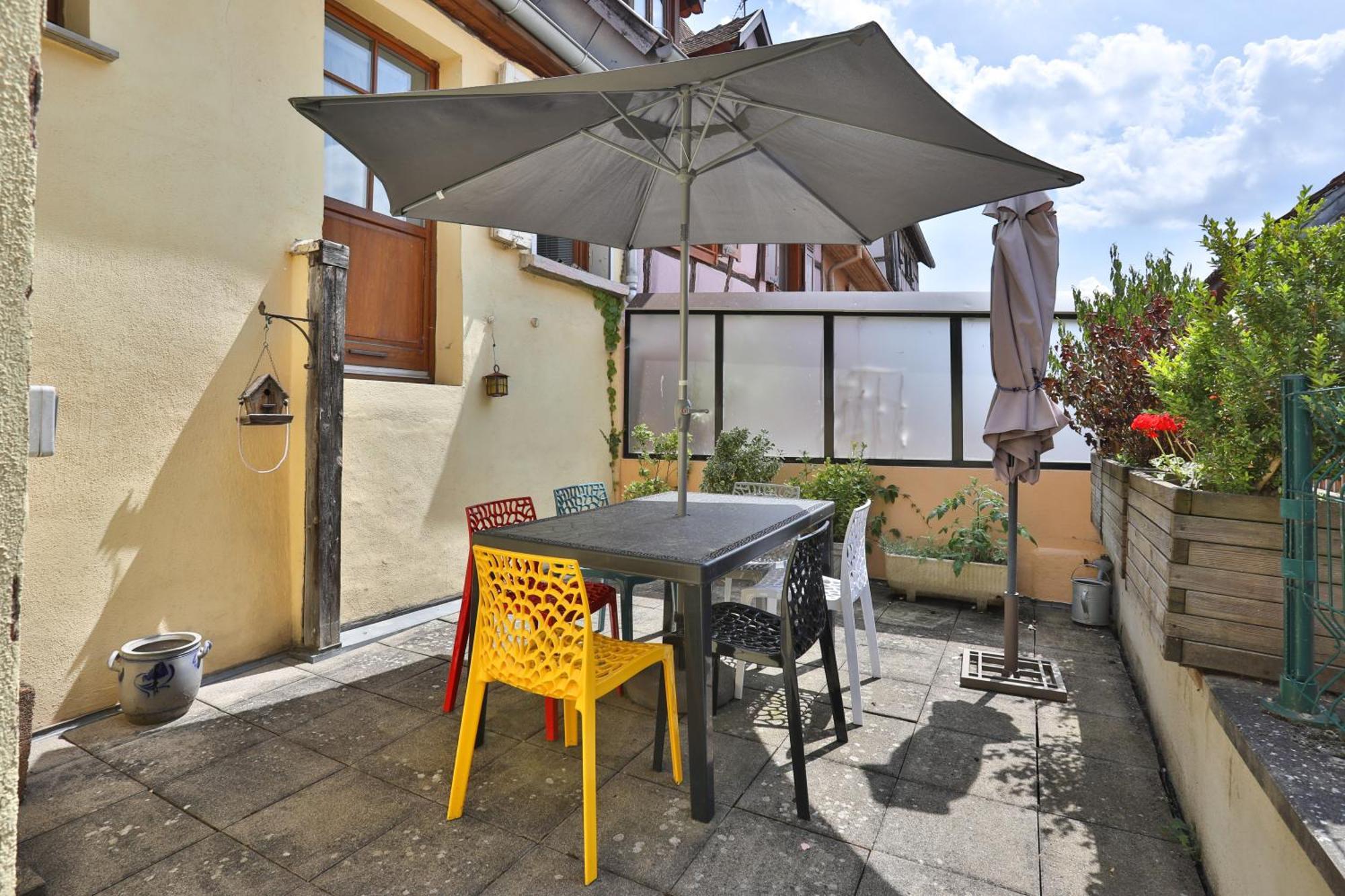 Ferienwohnung La Legende Des 2 Pierres Eguisheim Exterior foto