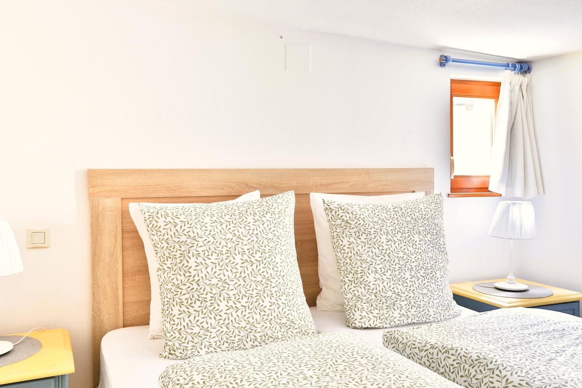 Ferienwohnung La Legende Des 2 Pierres Eguisheim Exterior foto