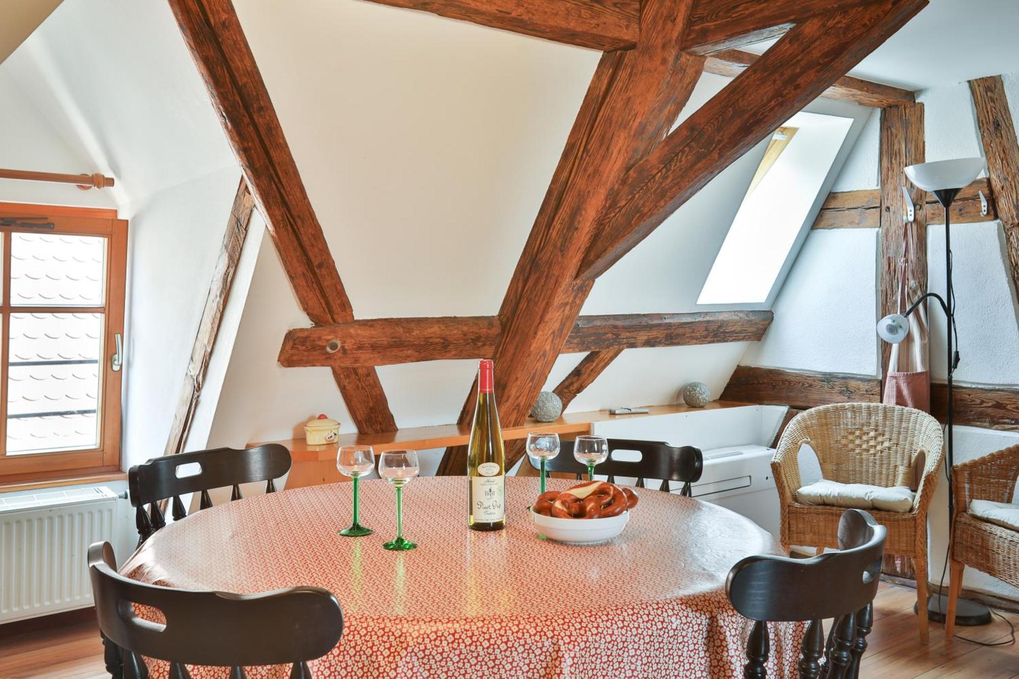 Ferienwohnung La Legende Des 2 Pierres Eguisheim Exterior foto
