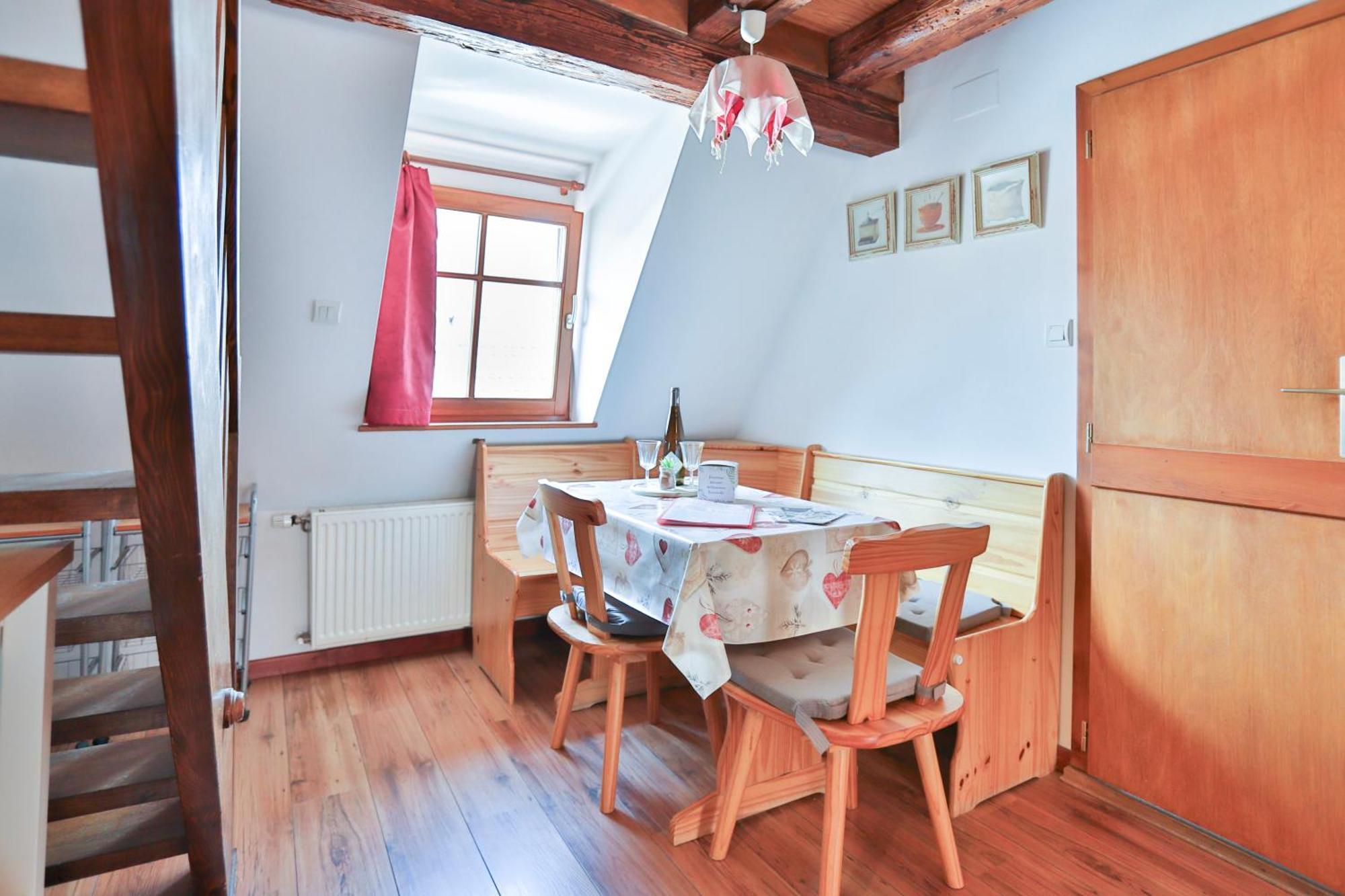 Ferienwohnung La Legende Des 2 Pierres Eguisheim Exterior foto