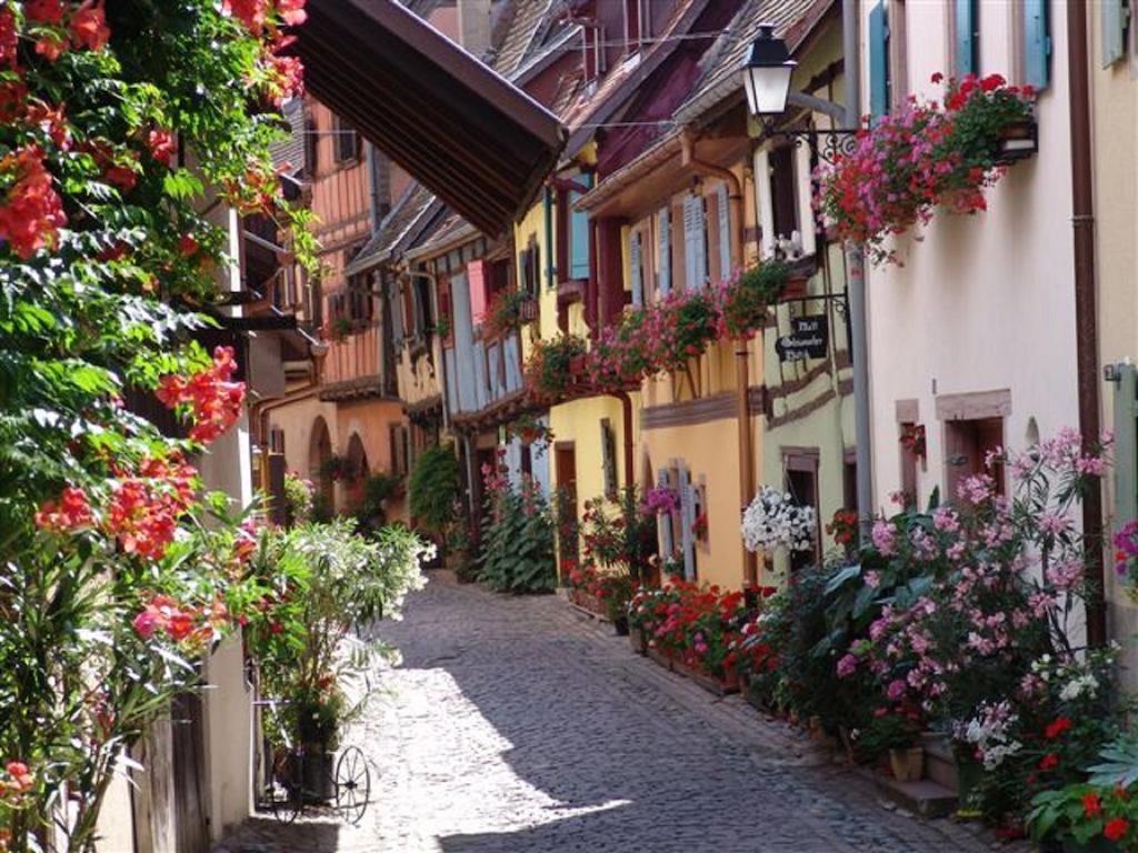 Ferienwohnung La Legende Des 2 Pierres Eguisheim Zimmer foto